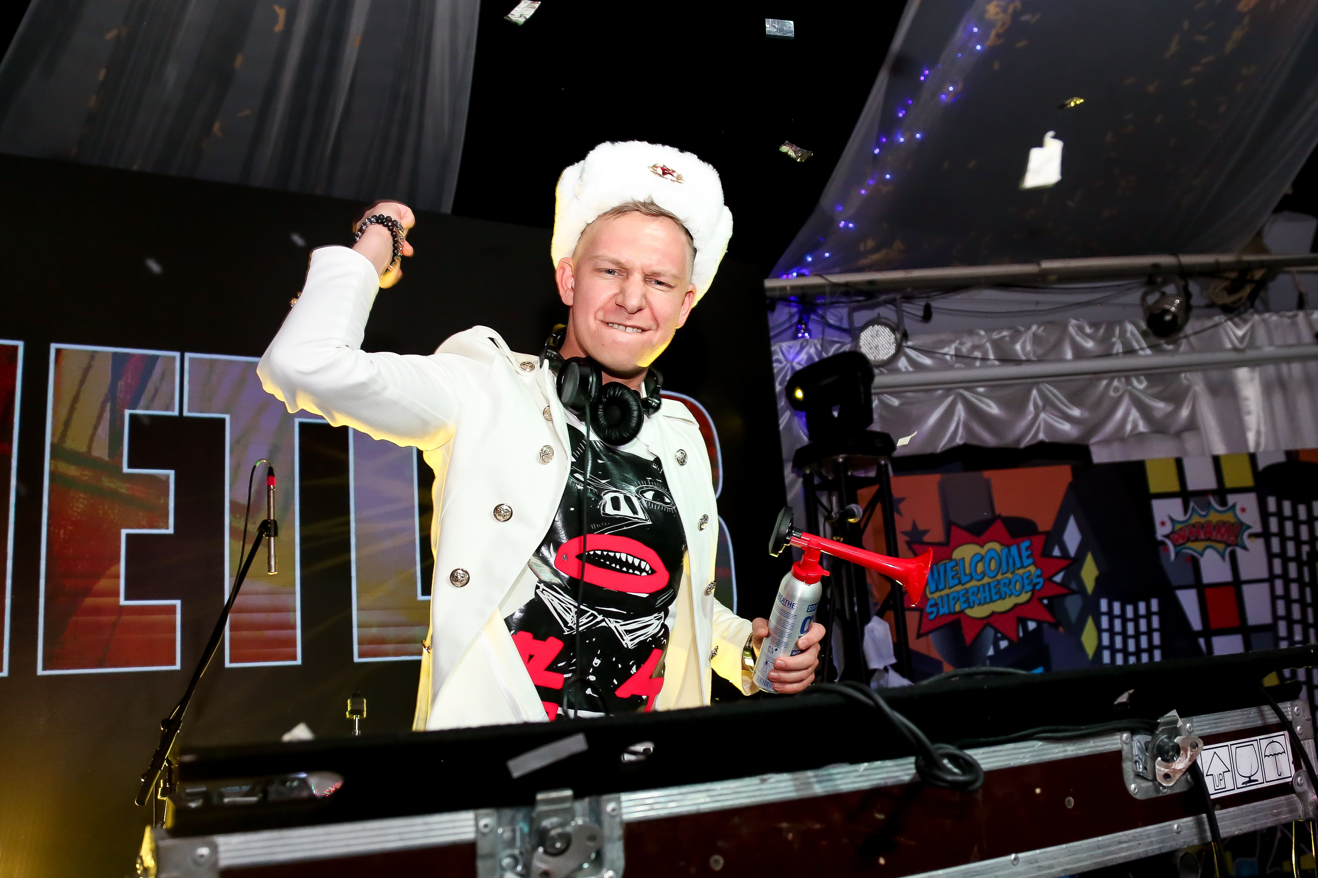 ВЕЧЕРИНКА СУПЕРГЕРОЕВ