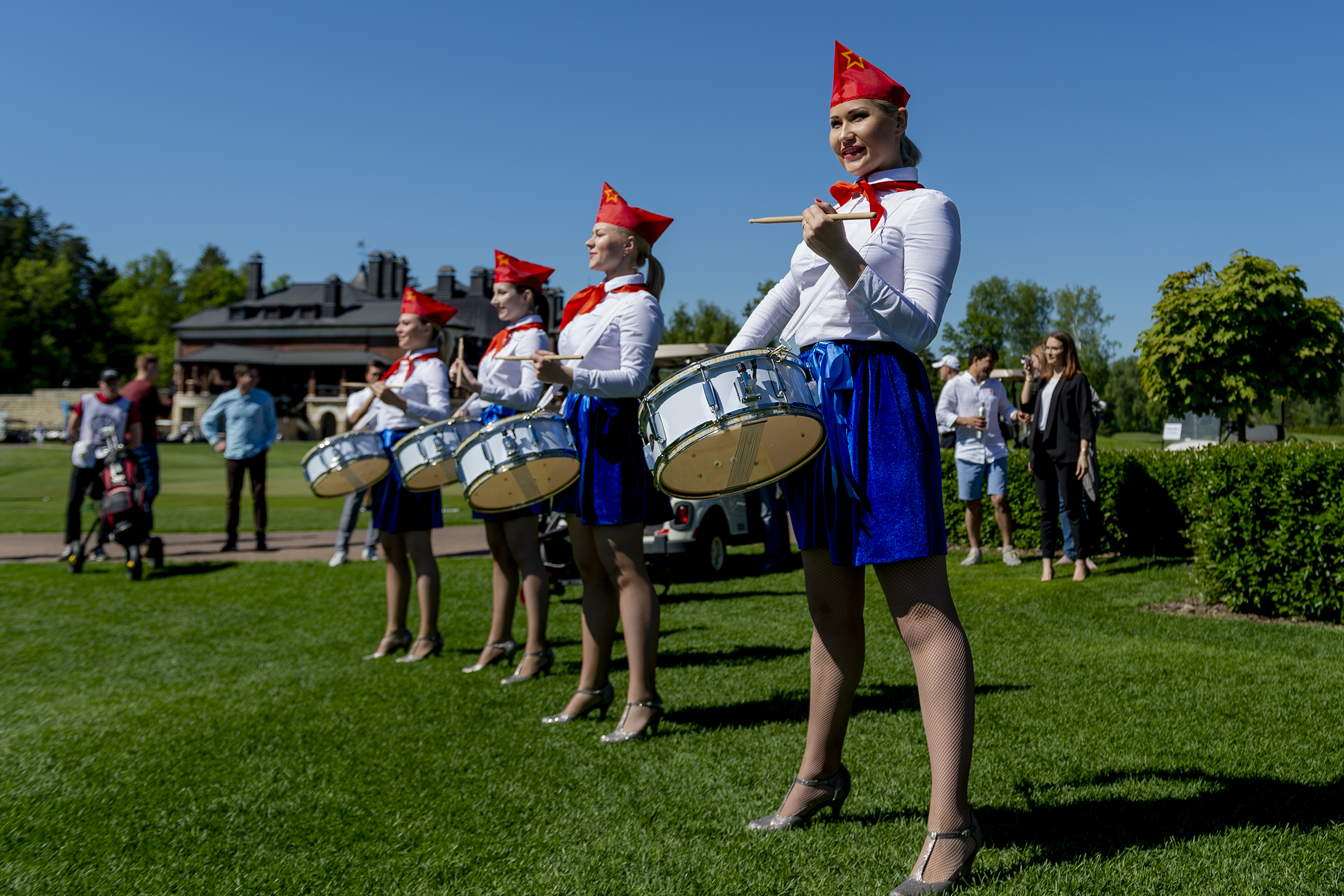 МИР! ТРУД! ГОЛЬФ!