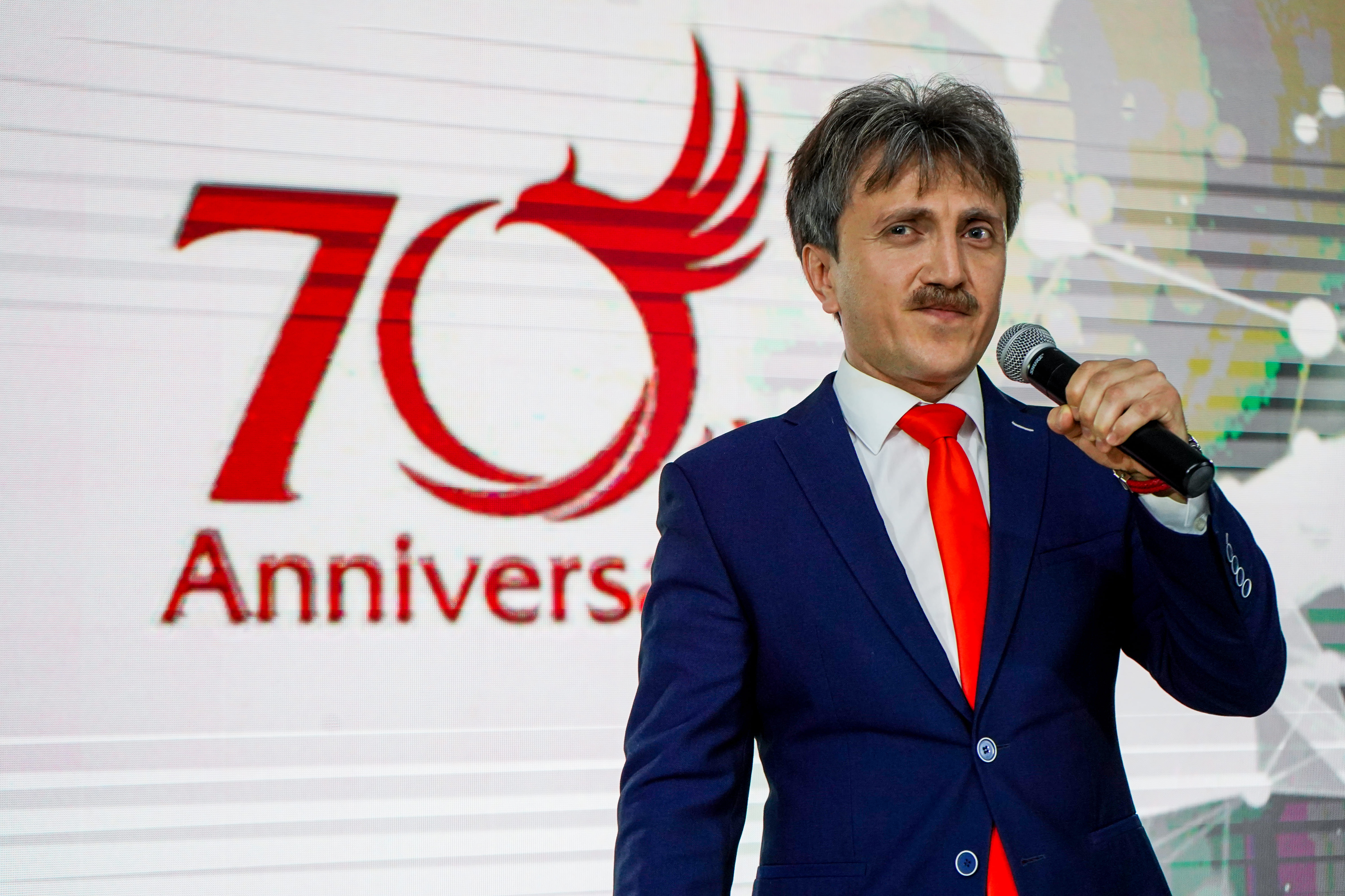 70 ЛЕТ КОМПАНИИ HITACHI