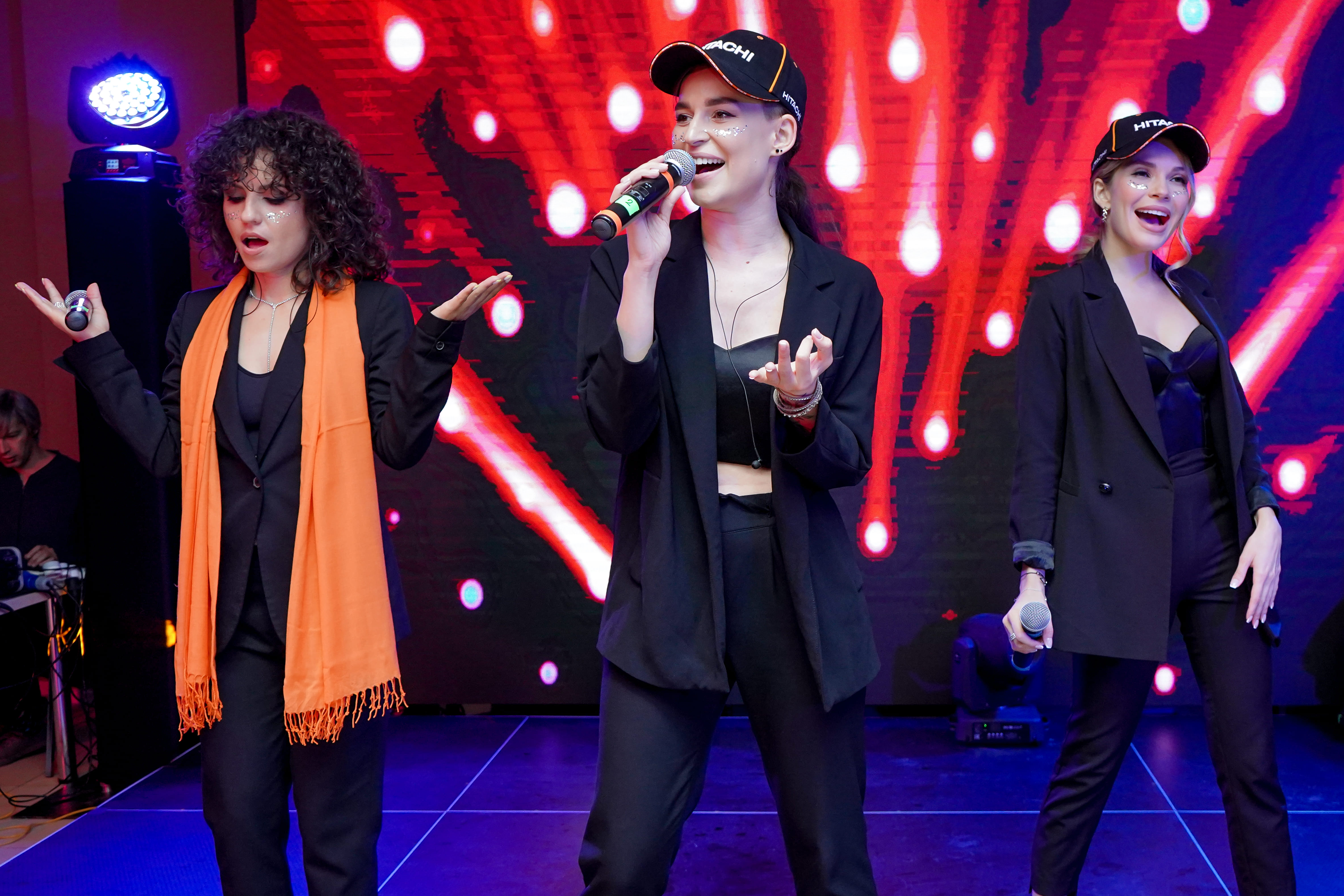 70 ЛЕТ КОМПАНИИ HITACHI