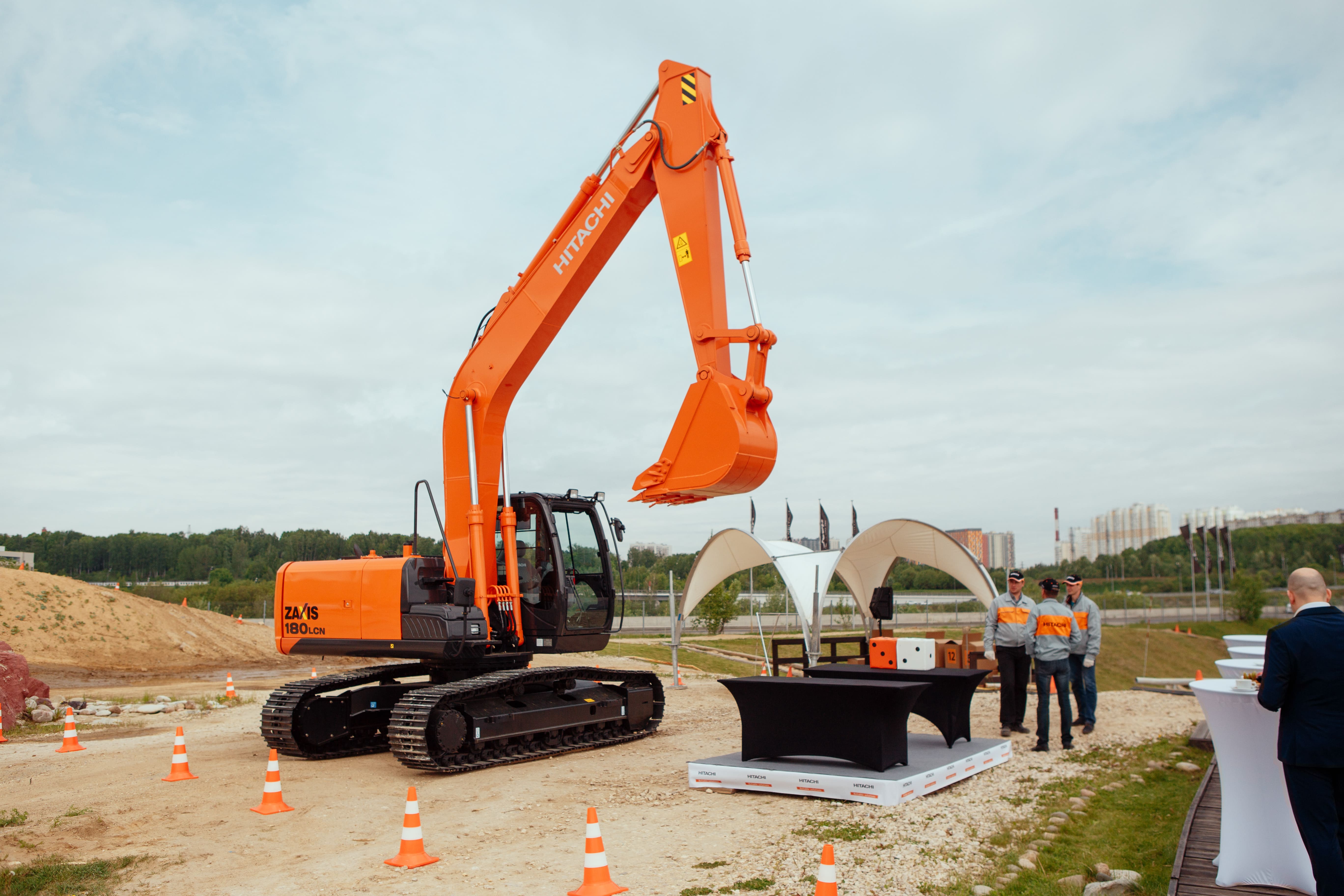 Выставка HITACHI