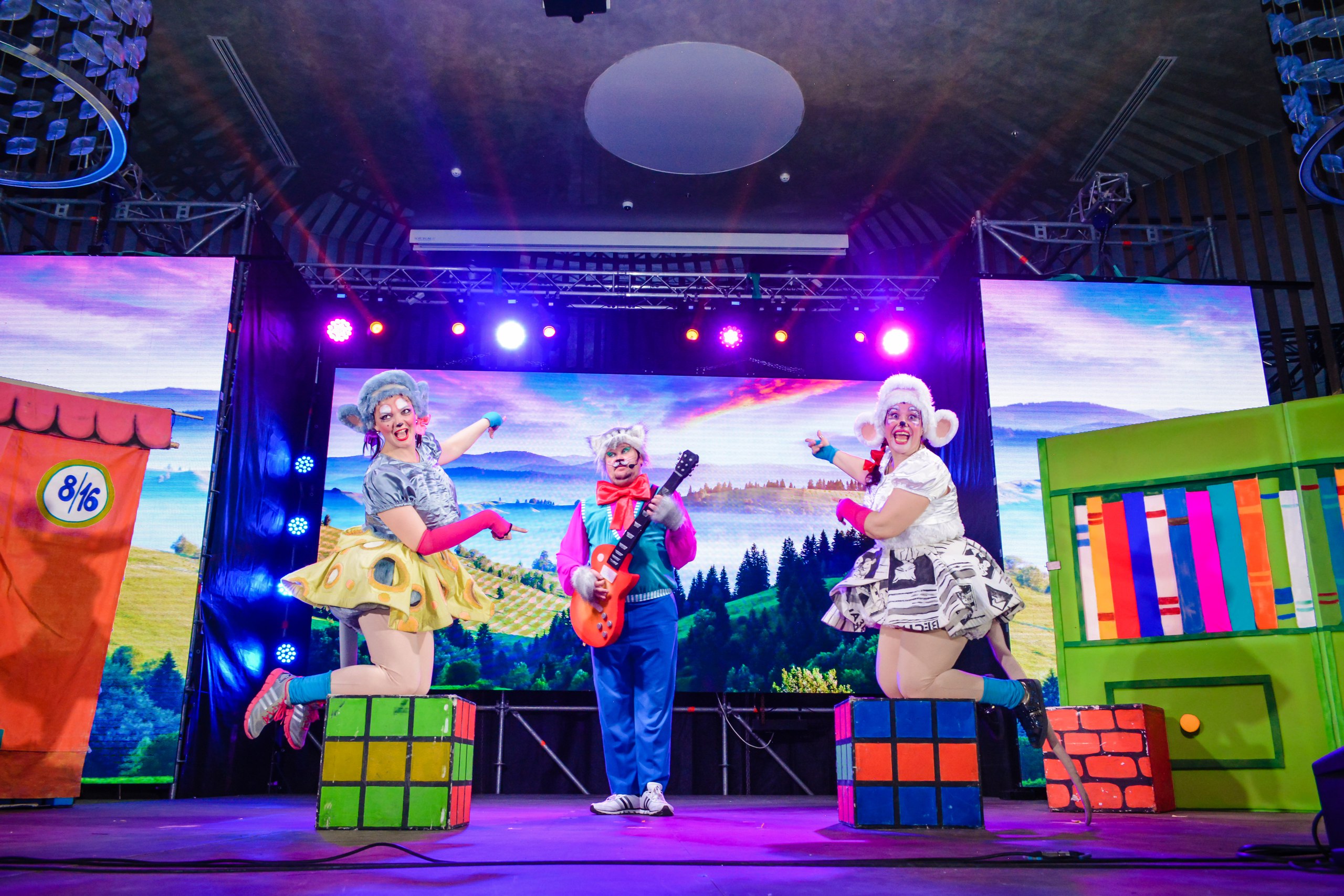 КРЫМСКИЕ КАНИКУЛЫ 